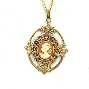 Sweet Cameo Necklace